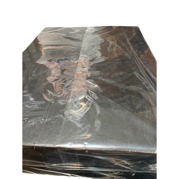 Yves St. Laurent Bath Sheet Towel XL 55 inches by 75 inches - Picture 6 of 6